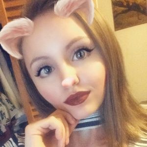 Meet your Posher, Cynthia